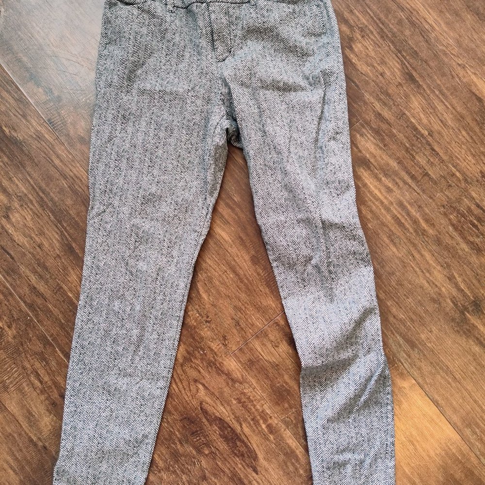 Old Navy Pixie Ankle pants Size 0